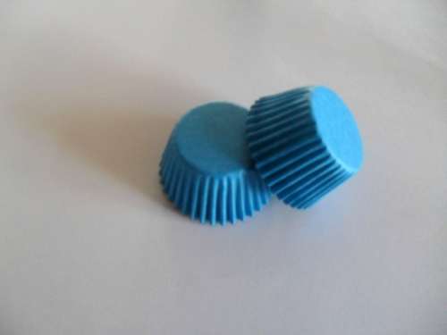 Light Blue Mini Cupcake Papers - Click Image to Close